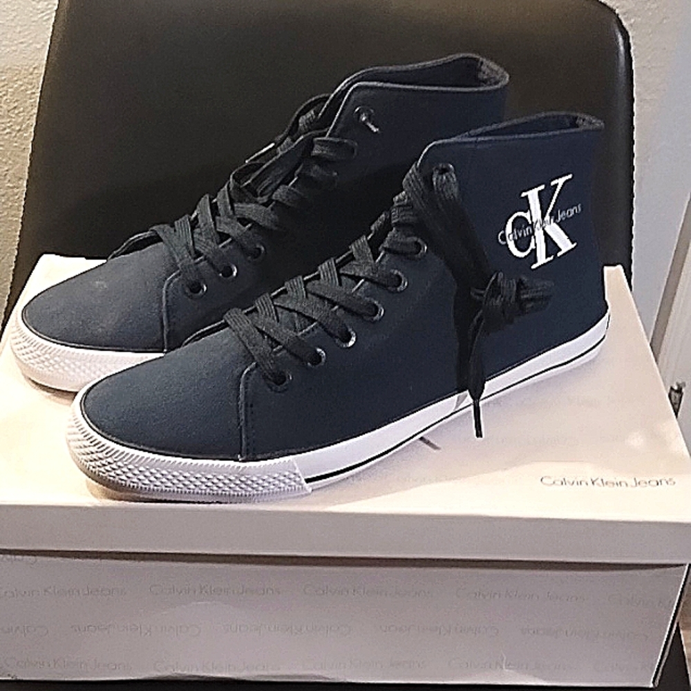 Brand New Mens High top Shoes